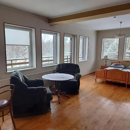 Privaatne Suure Kinnistuga Elamu Otepaal. Villa Otepaa