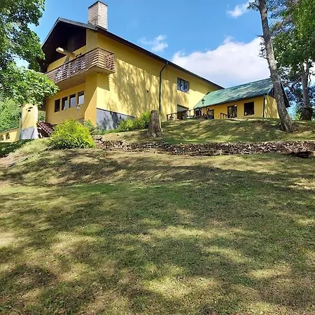 Villa Privaatne Suure Kinnistuga Elamu Otepaal.